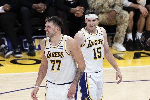 两倍还多！湖人全场罚球40中29&爵士18中17 东&里合计28中24